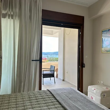 Navy View Villa Palaiontsiflikion Exterior photo
