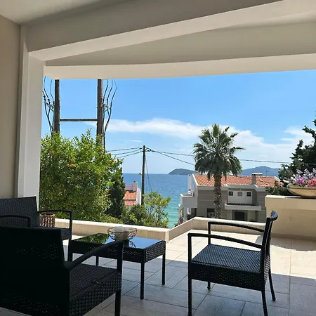Navy View Villa Palaiontsiflikion Exterior photo